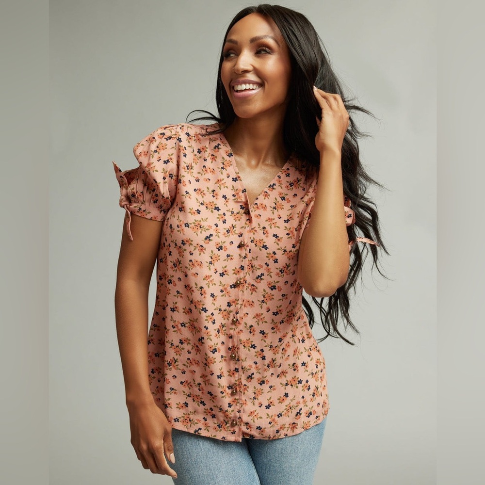 NWT Downeast women’s tie sleeve button up daisy blouse sz small fall winter